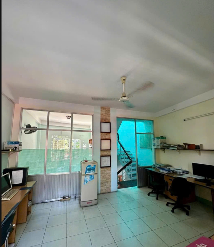 Bán Nhà 3 tầng mặt tiền đường Nguyễn Thị Minh Khai, dt 48,5m2 bán 8,2tỷ  liên hệ: 0976396883 Trần Yên Trinh